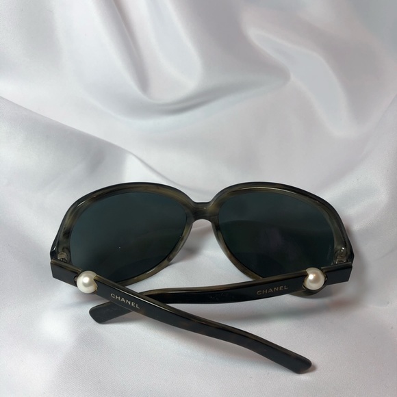 clip on sunglasses chanel
